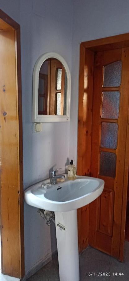 Royal Hostel ティラナ エクステリア 写真