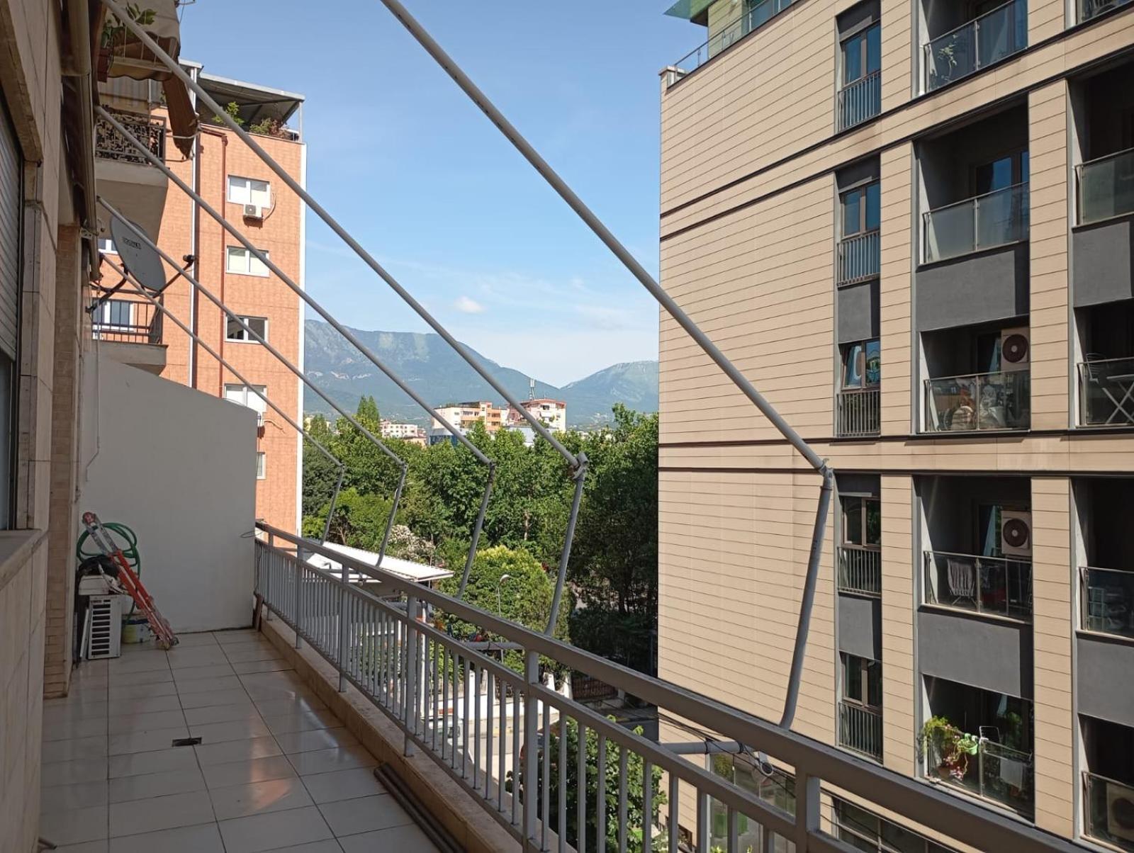 Royal Hostel ティラナ エクステリア 写真